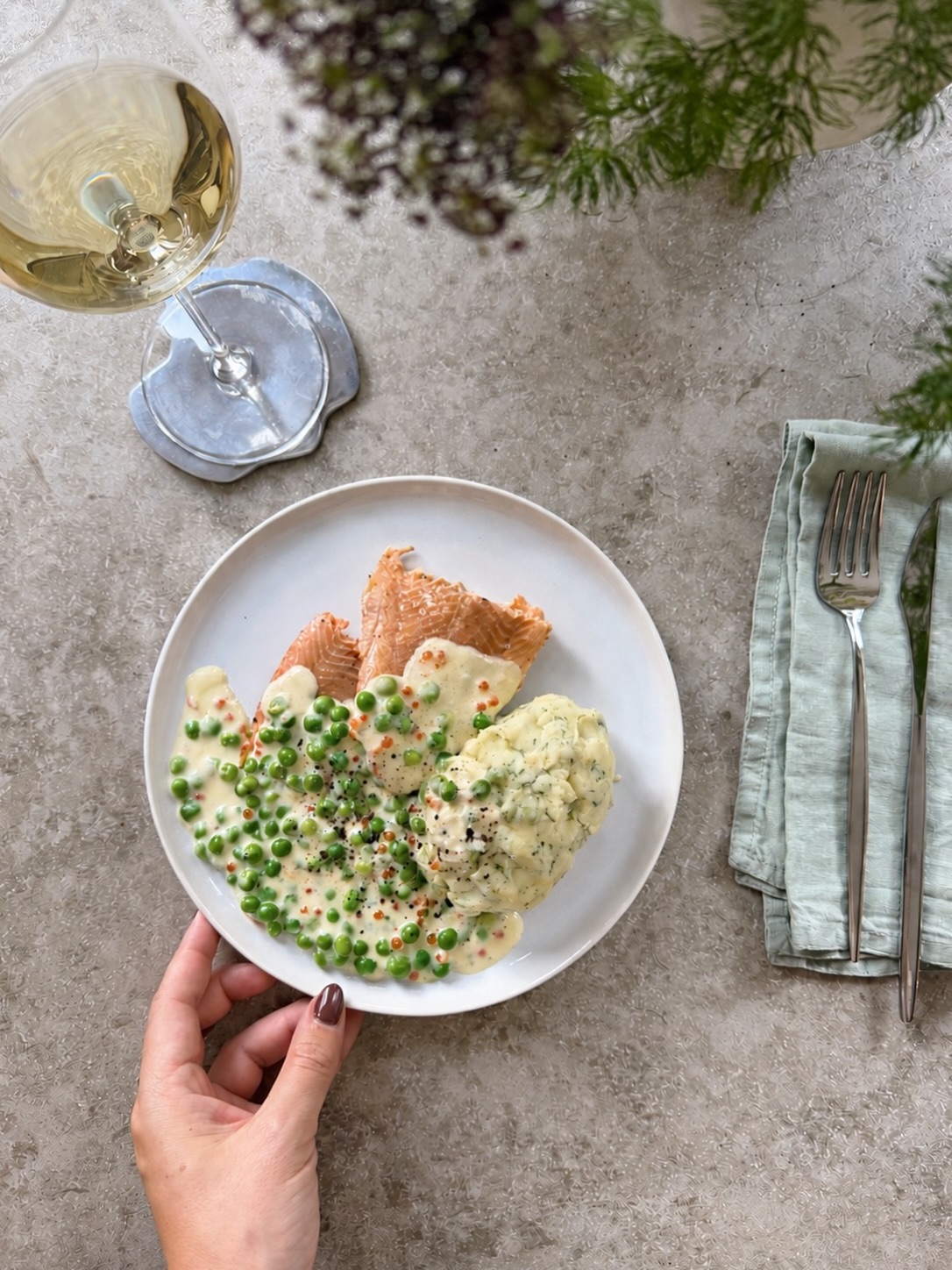 RÖDING MED ÖRTIG POTATISSTOMP & SANDEFJORDSSÅS MED ÄRTOR
