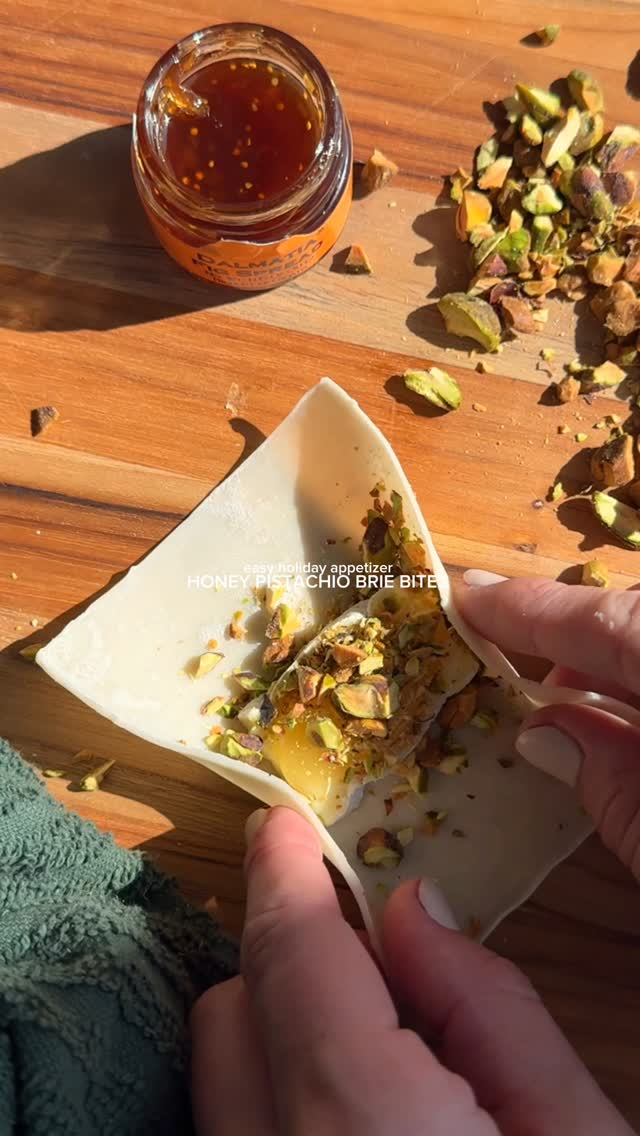 Honey Pistachio Brie Bites