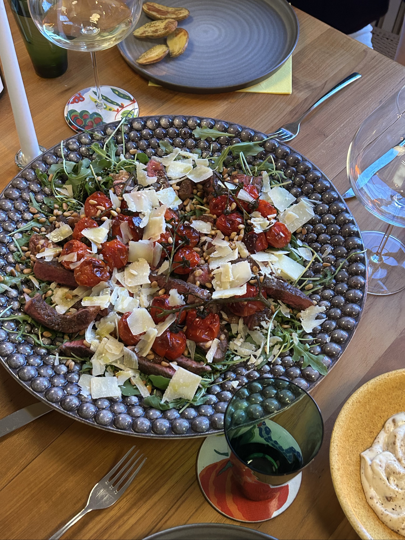 Biff tagliata med rostad vitlökssås