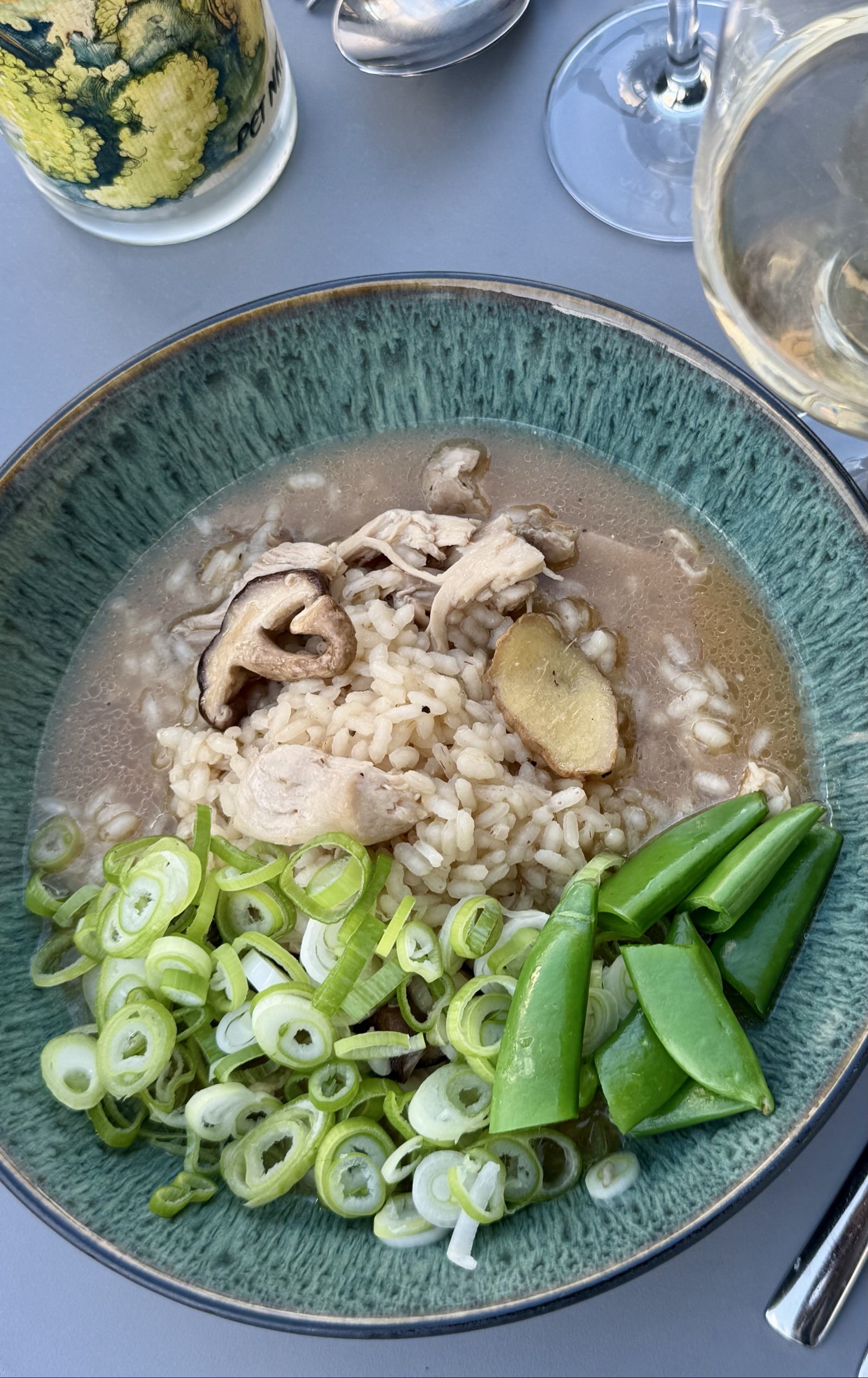 Tender chicken in bomba rice and bone broth 💥